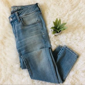 American Eagle Light Wash Jegging